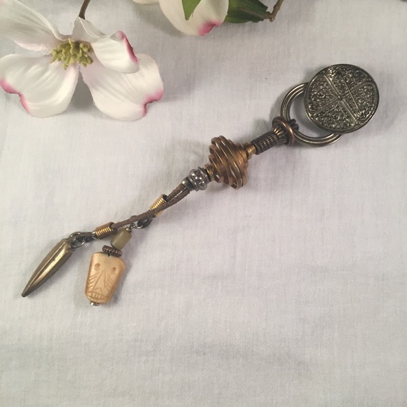 Hobo Artisan Pin - Picture 2 of 6